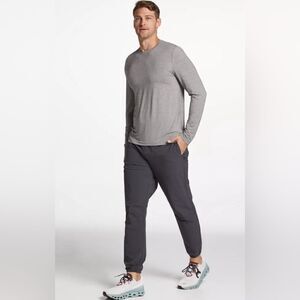 #321 VRST Stretch Crewneck Athletic Shirt